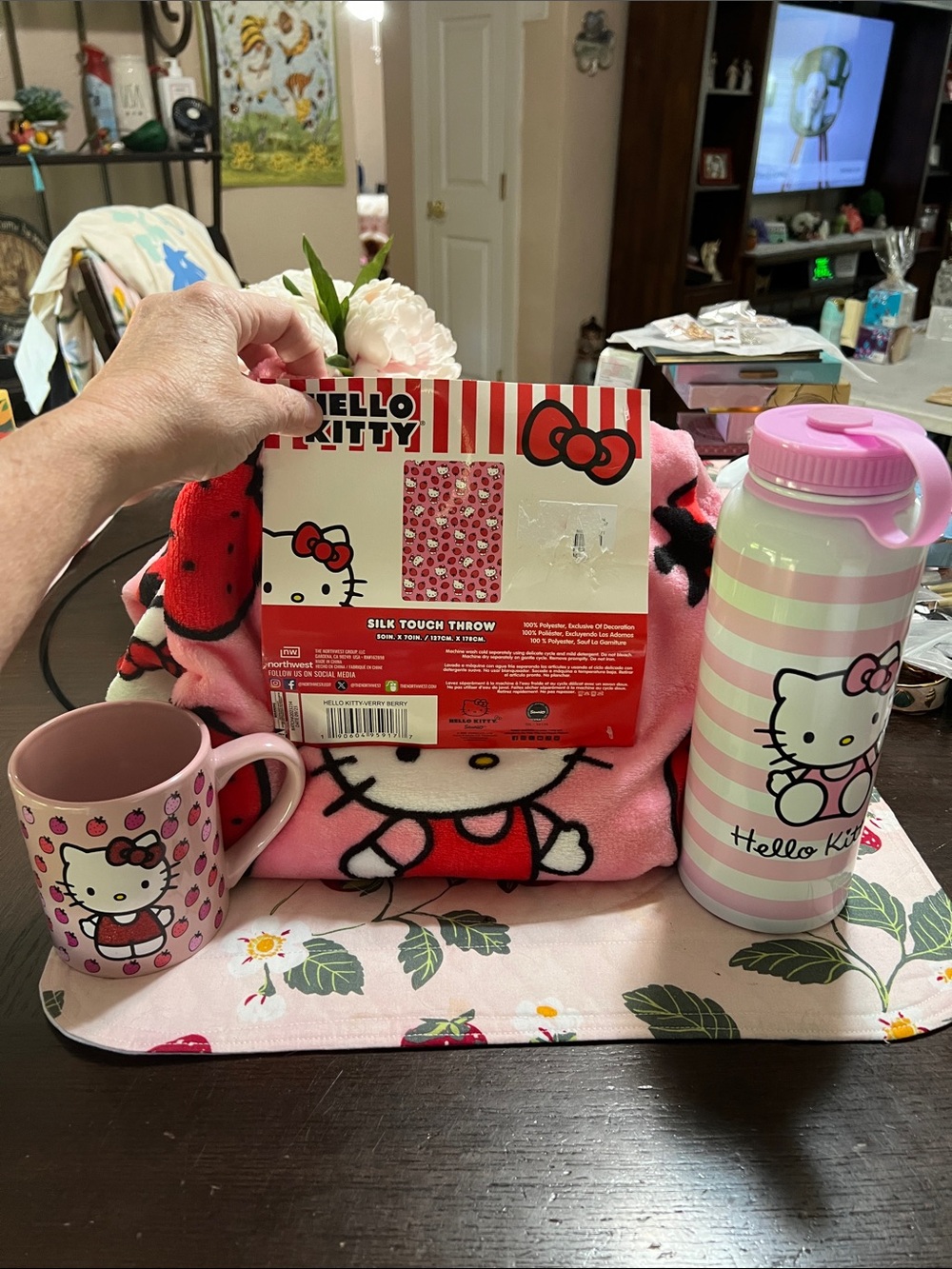 New Hello Kitty Bundle  Plush Throw Set with Matching Mug and Striped Bottle